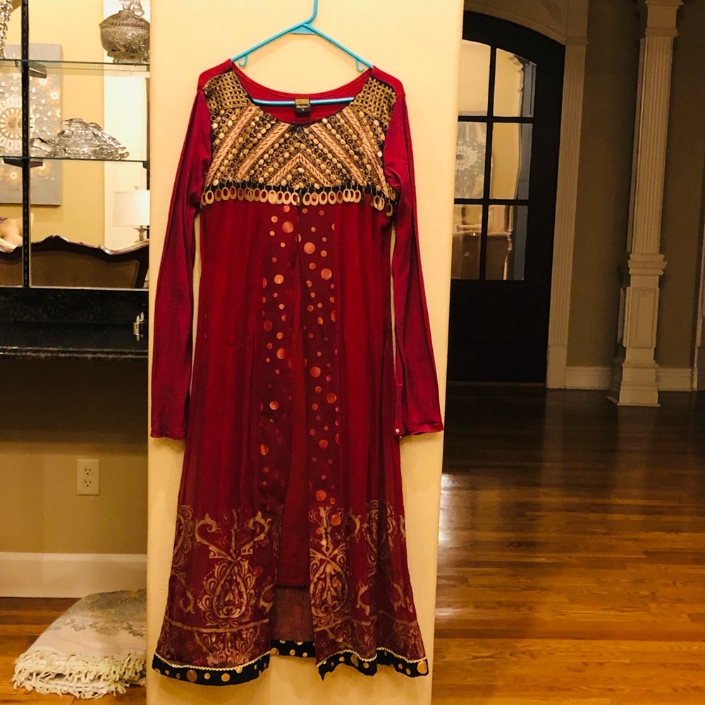 Indian/ Pakistani Maroon, chiffon 3 piece suit . Long dress.